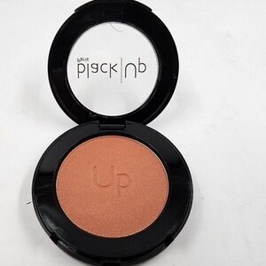 Black Up Silky Formula Blush Matte/Iridescent Finish Shade NBL 09